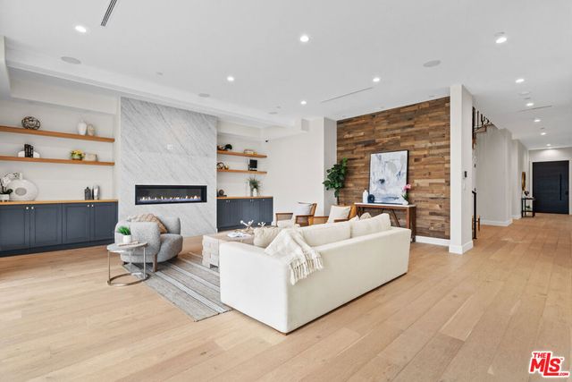 4475 Mammoth Avenue, Sherman Oaks, CA 91423