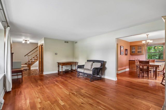 7400 N Pierron ROAD, Glendale, WI 53209