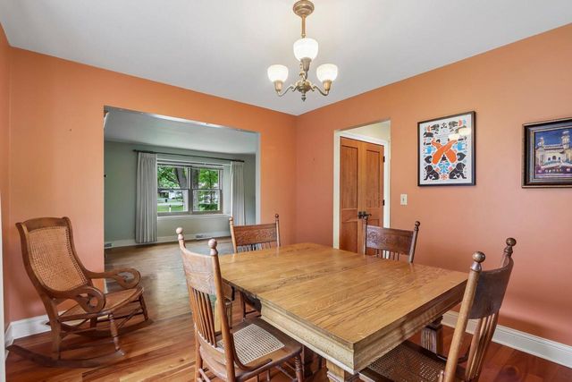 7400 N Pierron ROAD, Glendale, WI 53209