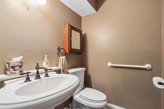 7400 N Pierron ROAD, Glendale, WI 53209