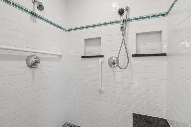 7400 N Pierron ROAD, Glendale, WI 53209