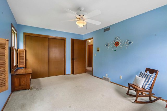 7400 N Pierron ROAD, Glendale, WI 53209