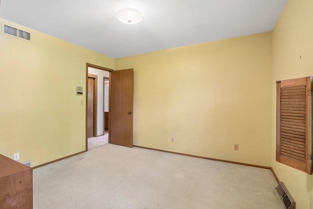 7400 N Pierron ROAD, Glendale, WI 53209