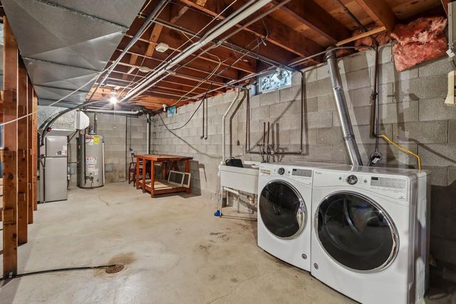 7400 N Pierron ROAD, Glendale, WI 53209