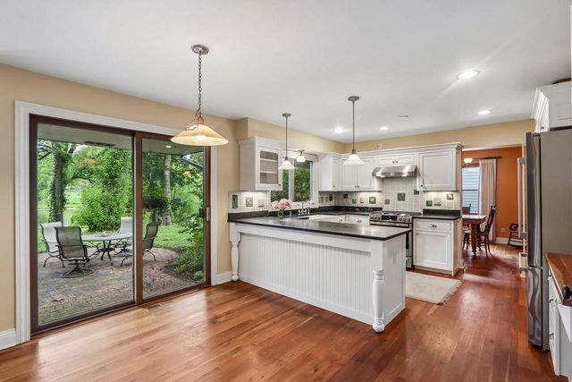 7400 N Pierron ROAD, Glendale, WI 53209