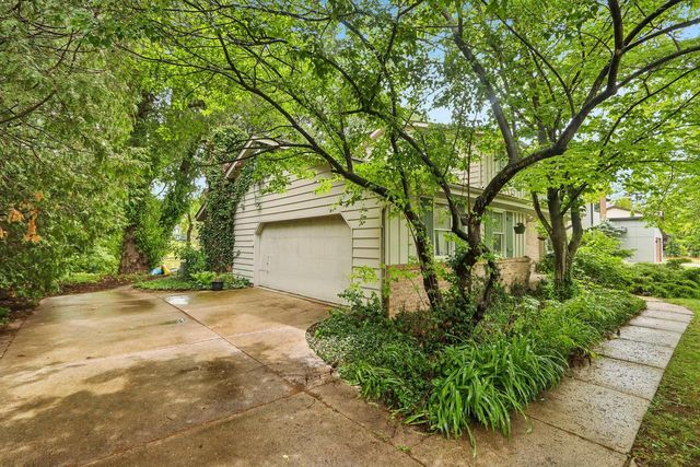 7400 N Pierron ROAD, Glendale, WI 53209