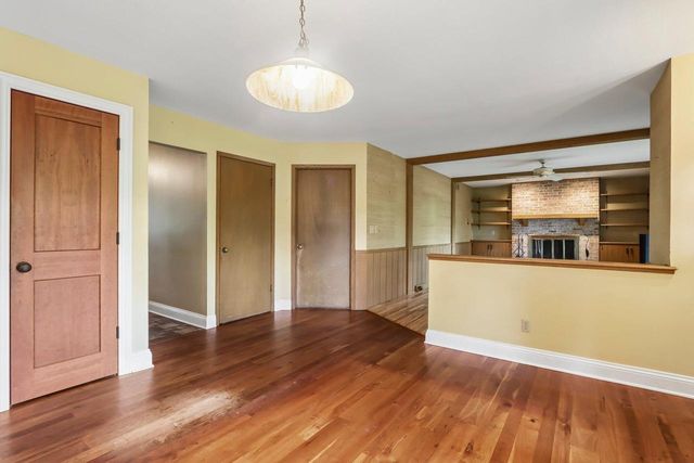 7400 N Pierron ROAD, Glendale, WI 53209