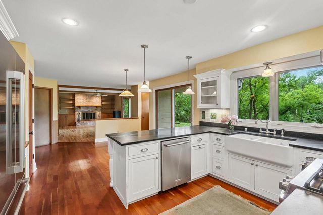 7400 N Pierron ROAD, Glendale, WI 53209