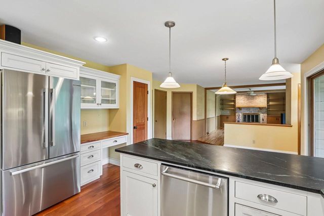 7400 N Pierron ROAD, Glendale, WI 53209