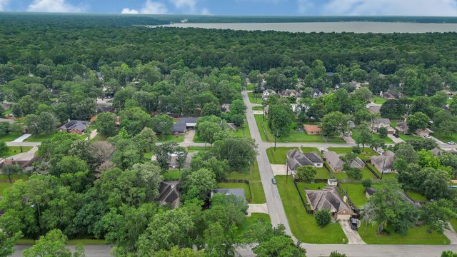 2827 Deep Anchor Way, Crosby, TX 77532