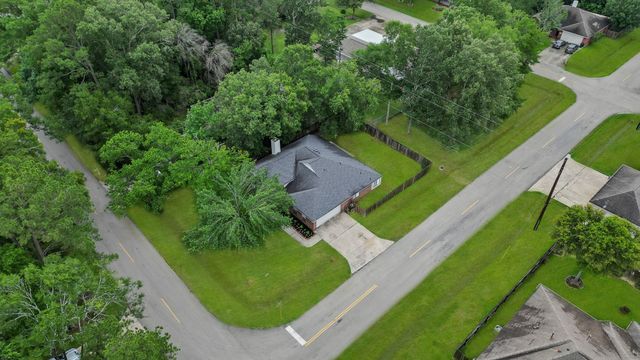 2827 Deep Anchor Way, Crosby, TX 77532
