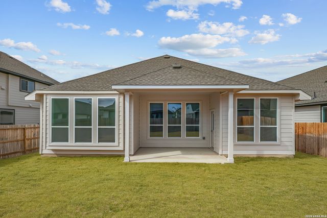 138 Heidi Hill, Castroville, TX 78009