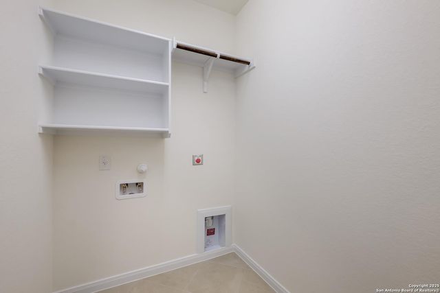 138 Heidi Hill, Castroville, TX 78009