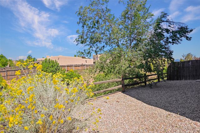 7023 Vuelta Vistoso, Santa Fe, NM 87507