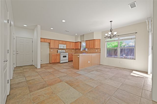 7023 Vuelta Vistoso, Santa Fe, NM 87507