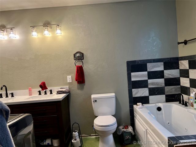 3226 Lark Road, Kingston, OK 73439