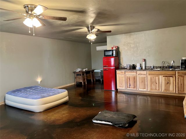 3226 Lark Road, Kingston, OK 73439