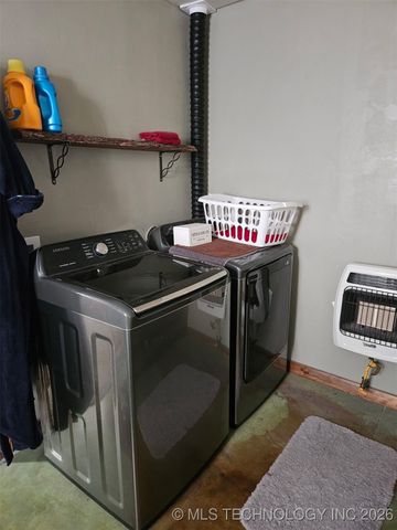 3226 Lark Road, Kingston, OK 73439