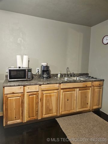 3226 Lark Road, Kingston, OK 73439