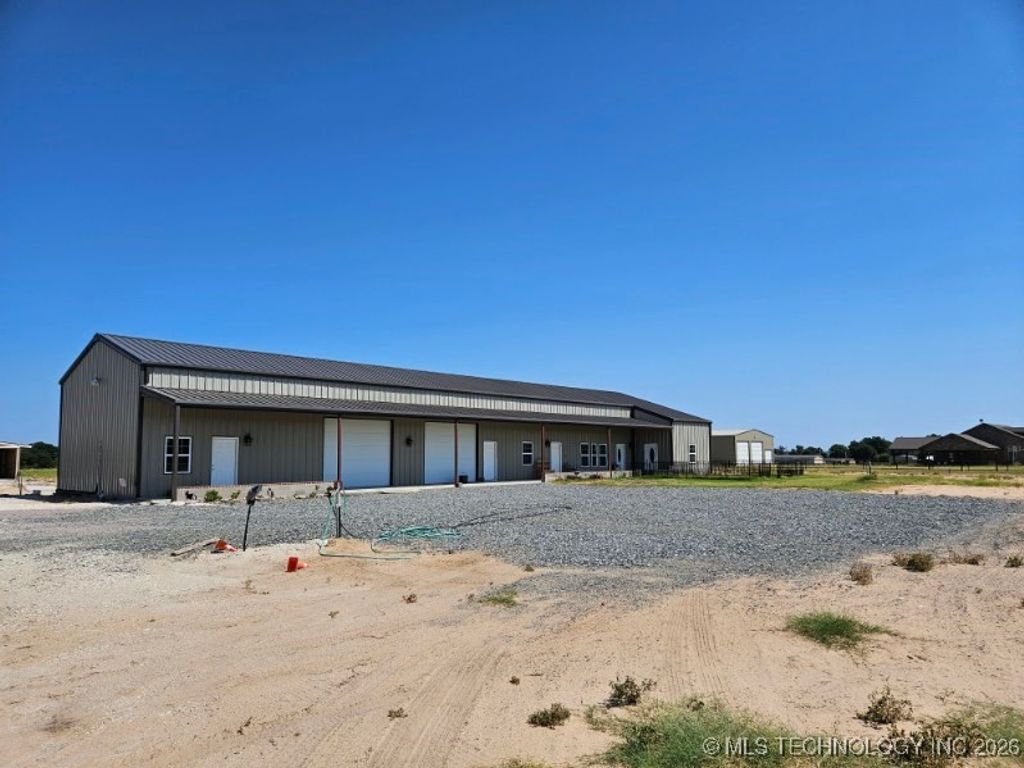 3226 Lark Road, Kingston, OK 73439