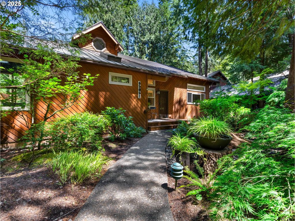 65061 E MOUNTAIN MEADOW Ln, Rhododendron, OR 97049