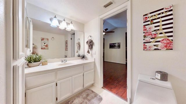 7340 Hamden Pl #104, Sacramento, CA 95842