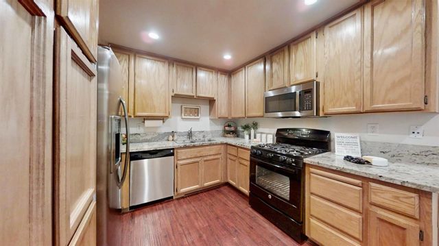 7340 Hamden Pl #104, Sacramento, CA 95842