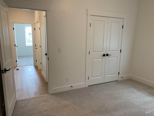 11462 W Heliopsis Dr, Star, ID 83669