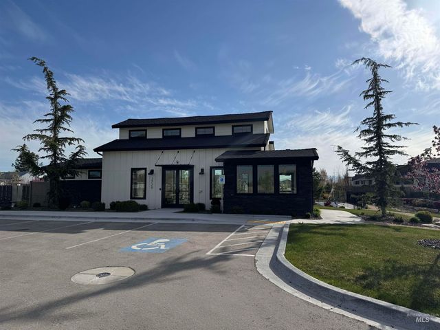 11462 W Heliopsis Dr, Star, ID 83669