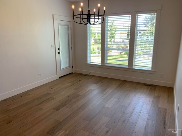 11462 W Heliopsis Dr, Star, ID 83669