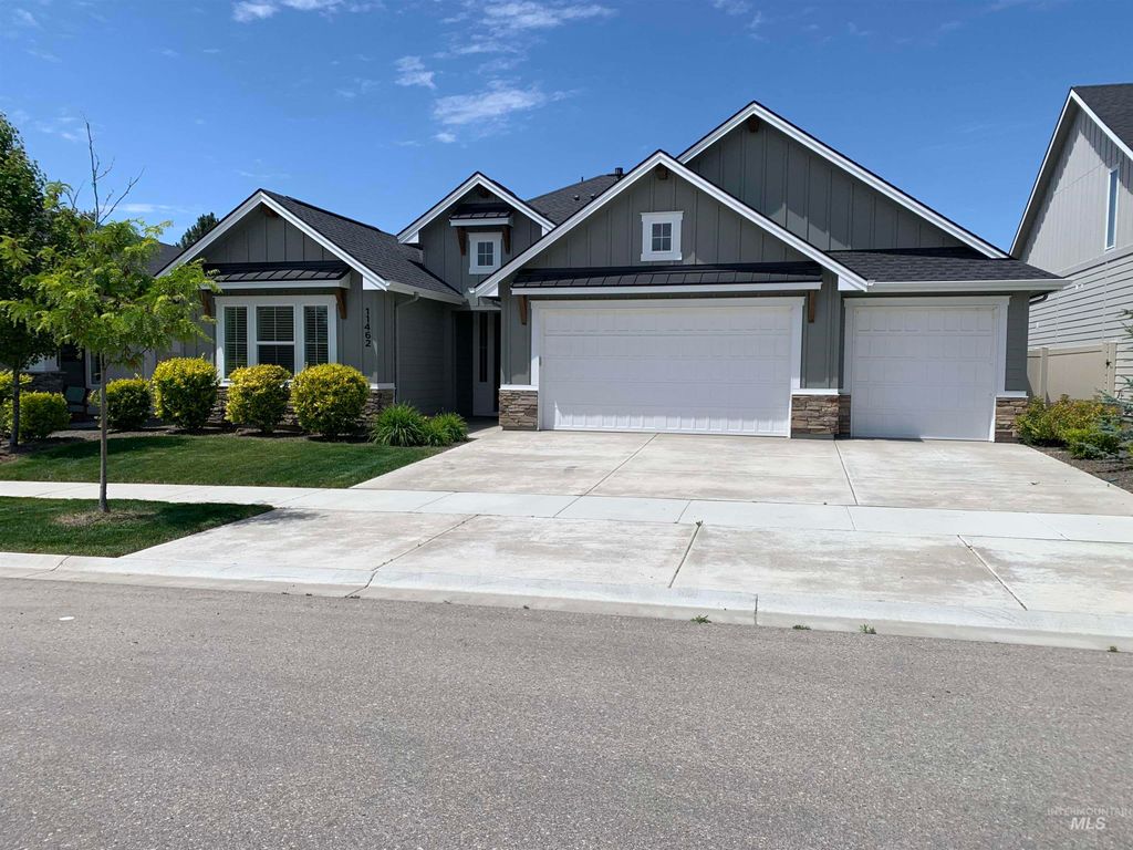 11462 W Heliopsis Dr, Star, ID 83669