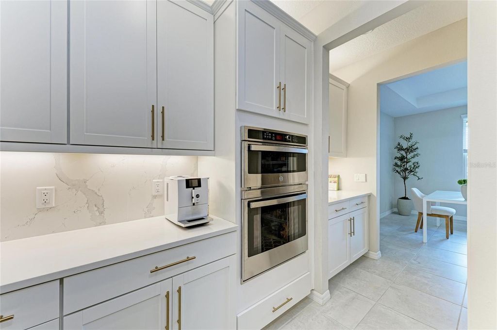 Image 22 of property listing at 16528 PAYNES MILL DRIVE, Bradenton, FL 34211