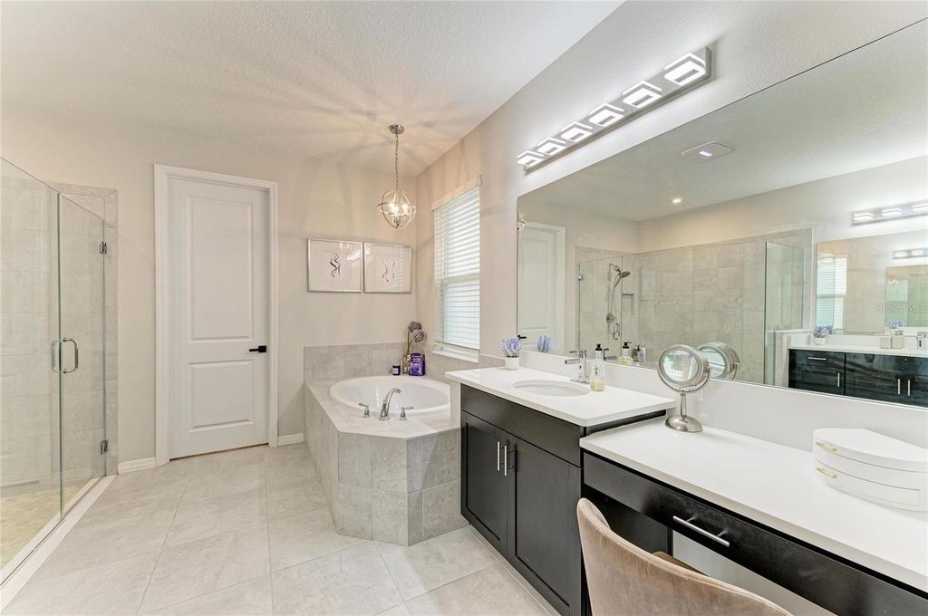 Image 30 of property listing at 16528 PAYNES MILL DRIVE, Bradenton, FL 34211