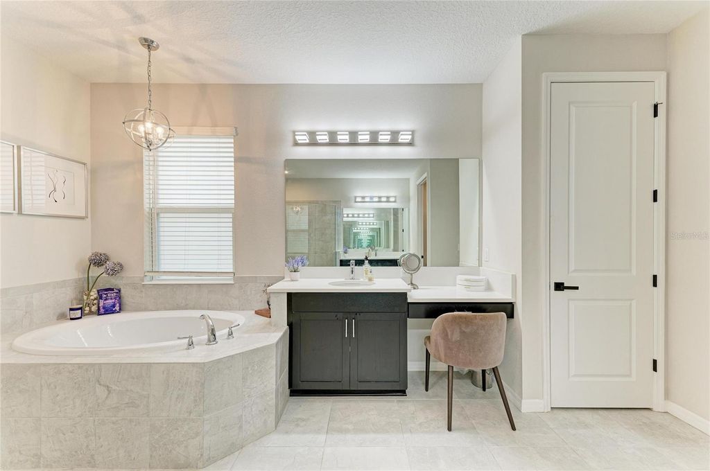 Image 34 of property listing at 16528 PAYNES MILL DRIVE, Bradenton, FL 34211