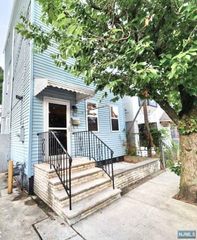 50 Chestnut Street, Weehawken, NJ 07086