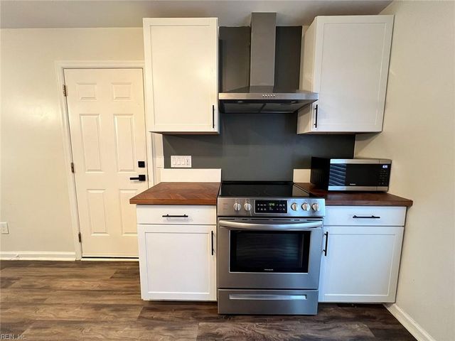 120 Misty Ridge LN, Suffolk, VA 23434