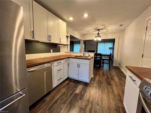 120 Misty Ridge LN, Suffolk, VA 23434