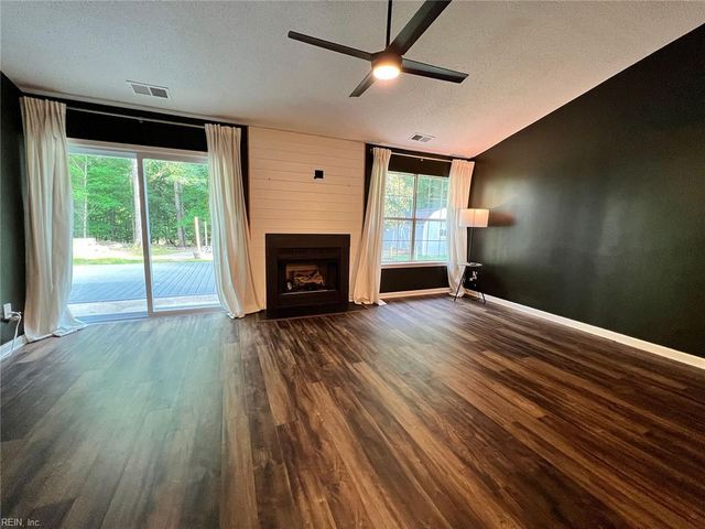 120 Misty Ridge LN, Suffolk, VA 23434