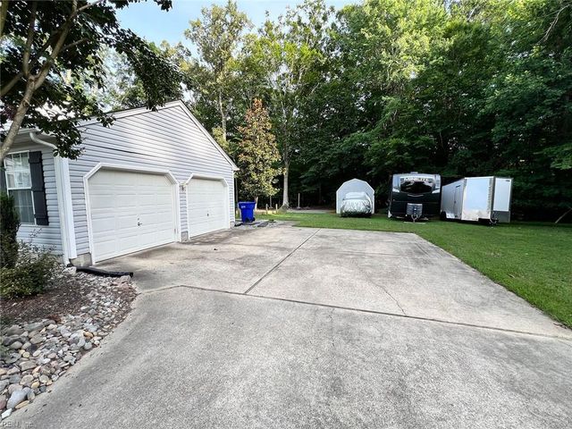 120 Misty Ridge LN, Suffolk, VA 23434