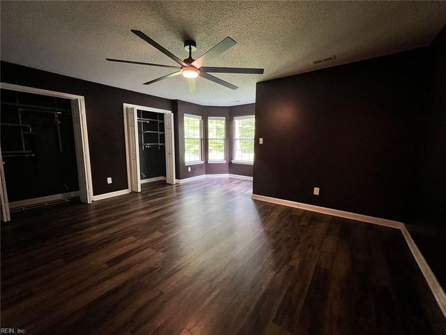 120 Misty Ridge LN, Suffolk, VA 23434
