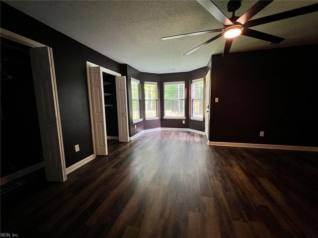 120 Misty Ridge LN, Suffolk, VA 23434