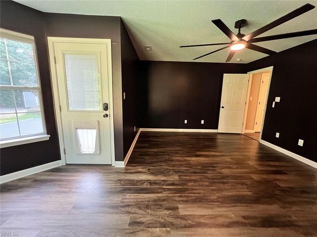 120 Misty Ridge LN, Suffolk, VA 23434