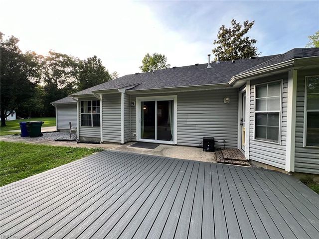 120 Misty Ridge LN, Suffolk, VA 23434