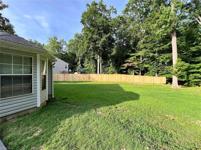 120 Misty Ridge LN, Suffolk, VA 23434