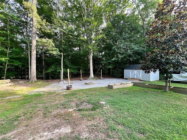 120 Misty Ridge LN, Suffolk, VA 23434