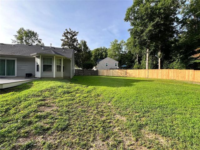 120 Misty Ridge LN, Suffolk, VA 23434