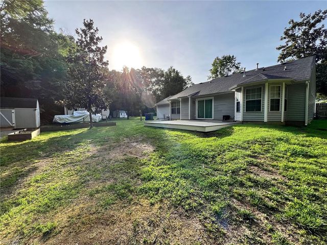 120 Misty Ridge LN, Suffolk, VA 23434