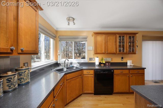 43968 Timberview Court, Van Buren, MI 48111