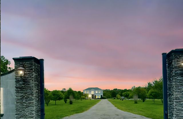 2602 Avenue L, Santa Fe, TX 77510