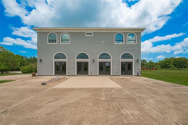 2602 Avenue L, Santa Fe, TX 77510